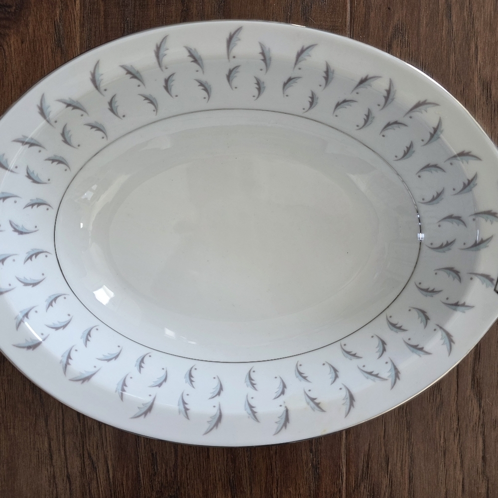 Kent Japan Normandy Oval 15" Serving Platter Blue Gray Leaves Silver Elegance - Picture 2 of 6